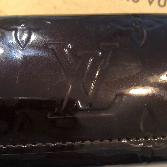 Authentic Louis Vuitton Vernis Patent Leather Multicles 4 Key Holder - Picture 2 of 11